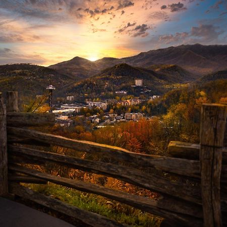 Rock Of Ages, Hot Tub, Game Room, Wifi, 1089 Free Tickets Each Paid Day, Dollywood And More Пиджен-Фордж Экстерьер фото
